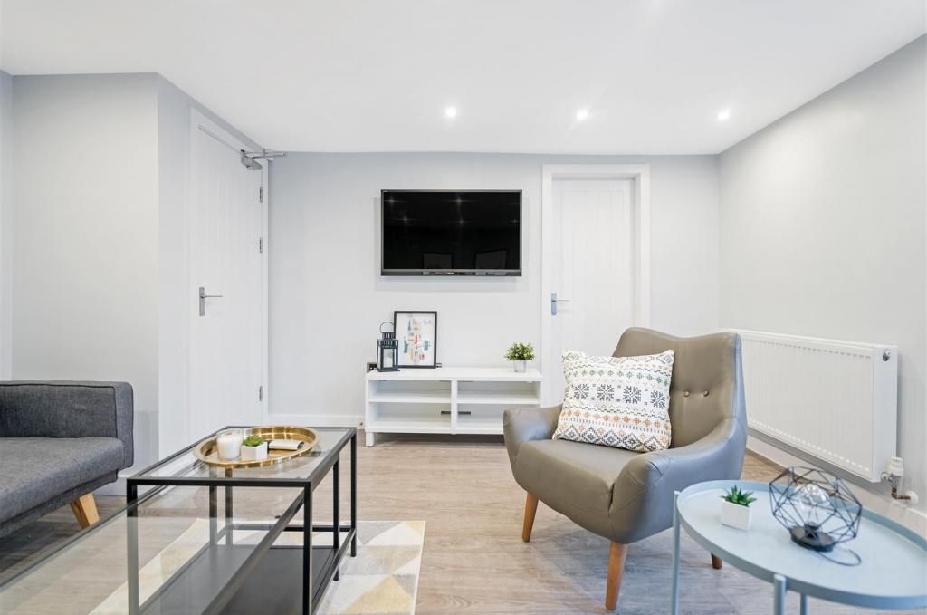  The Village Street, Burley, Leeds