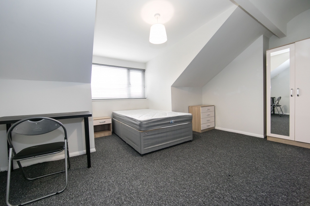  Headingley Avenue (5 Bed), 77 Headingley Avenue, Headingley, Leeds, West Yorkshire, LS6 3ER, United Kingdom (Headingley)