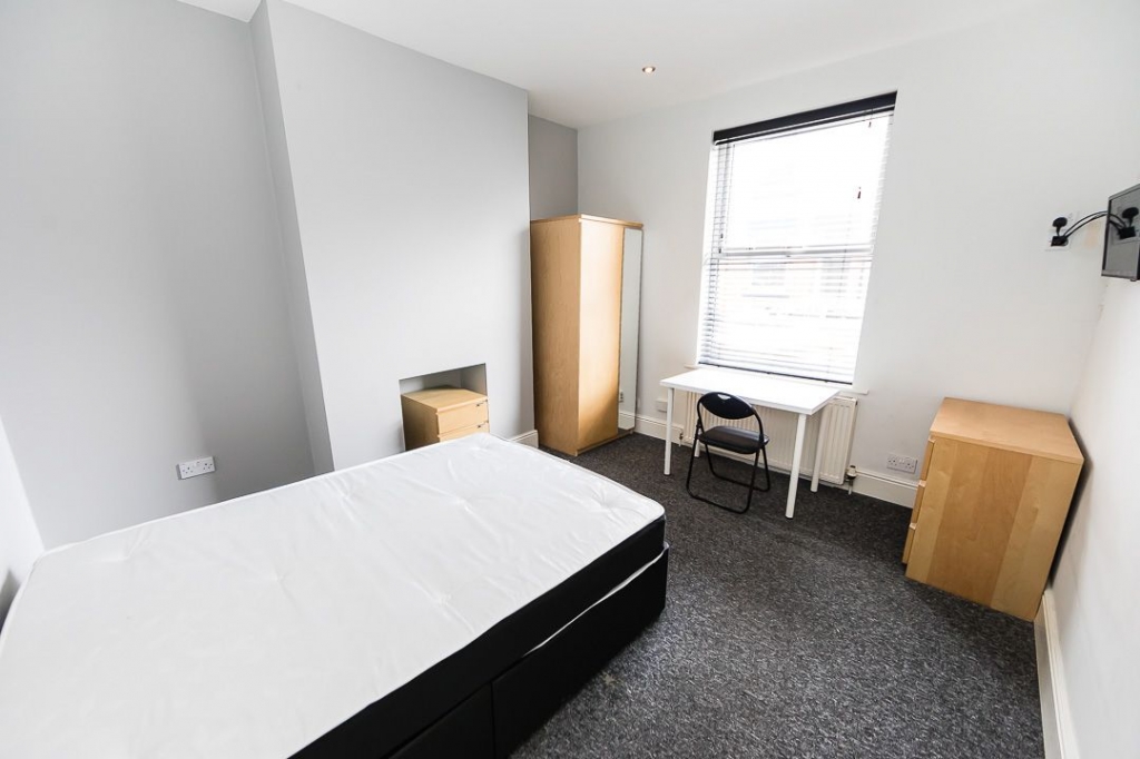  Welton Place, Hyde Park, Leeds