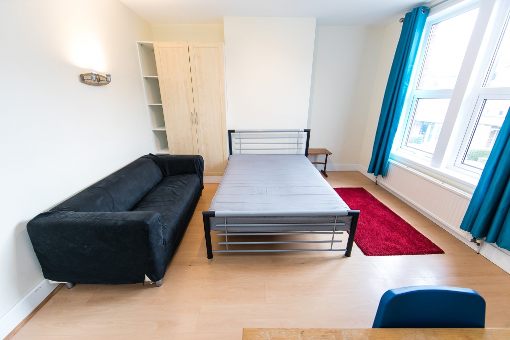 Headingley Mount, LS6 3EL, Leeds, Leeds