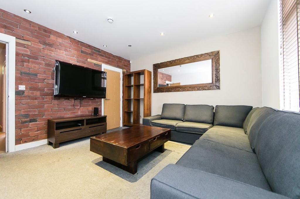  Burchett Grove, Woodhouse, Leeds