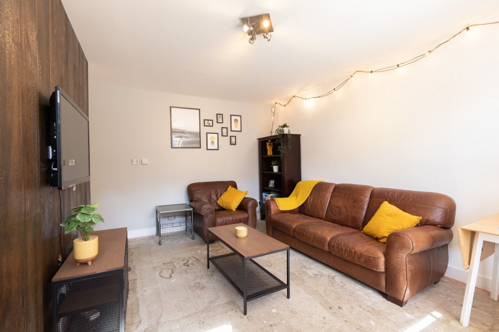  Royal Park View, Hyde Park, Leeds