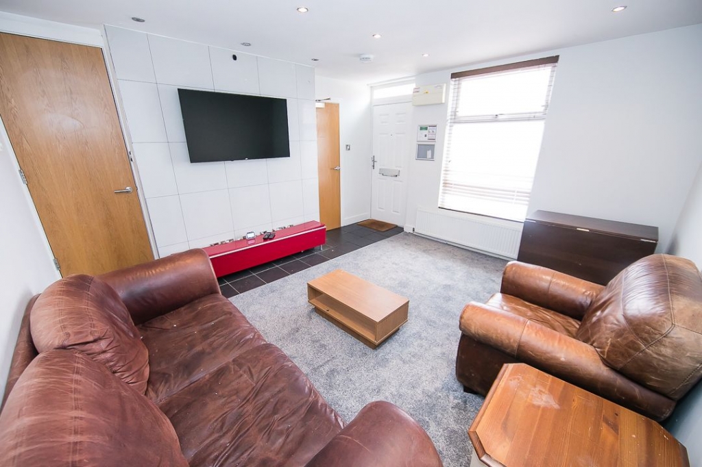  Harold Walk, Hyde Park, Leeds, West Yorkshire, LS6 1PS, United Kingdom (Hyde Park)