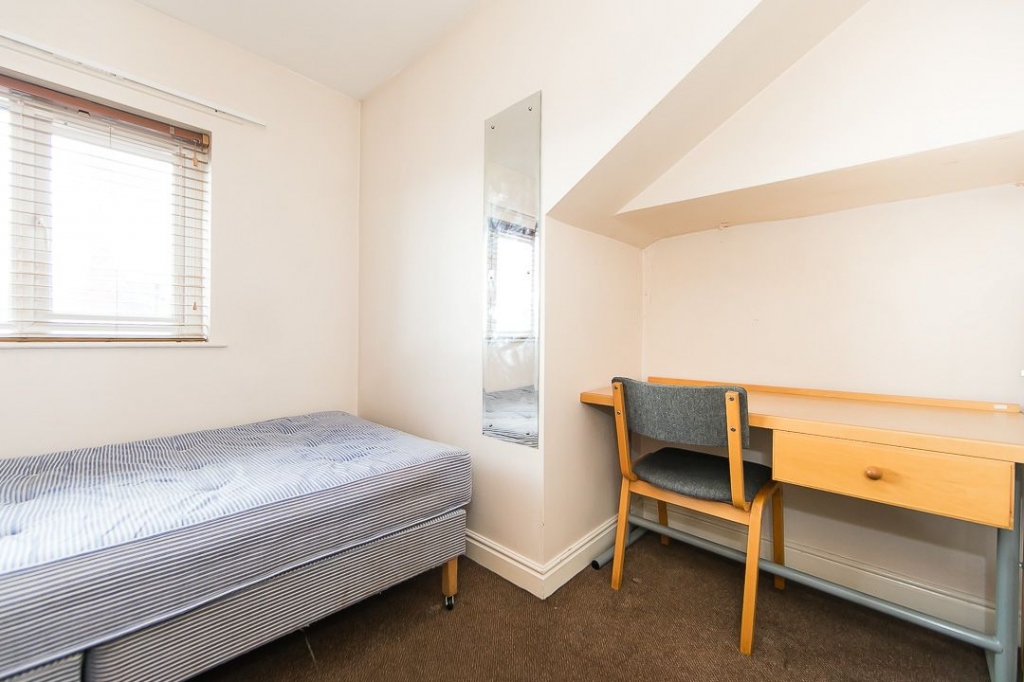 B Delph Lane, Woodhouse, Leeds