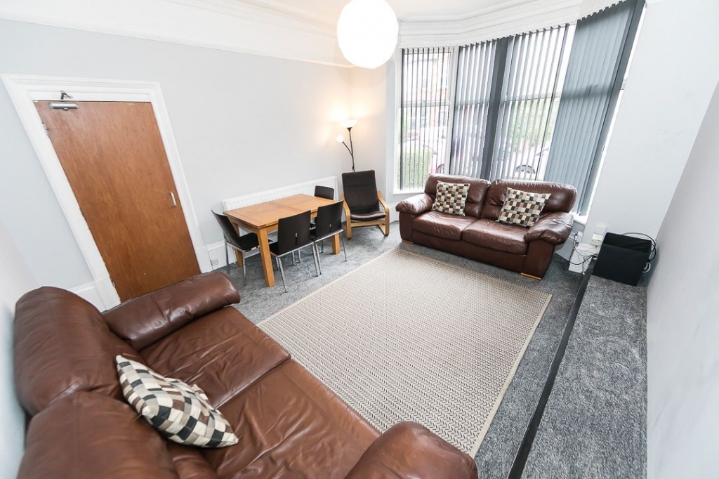  Headingley Avenue, Leeds, West Yorkshire, LS6 3EP, United Kingdom (Headingley)