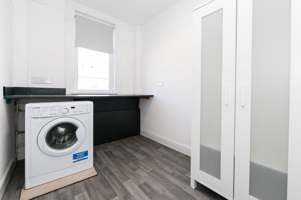 Flat 3, 50 Headingley Avenue, Headingley, Leeds