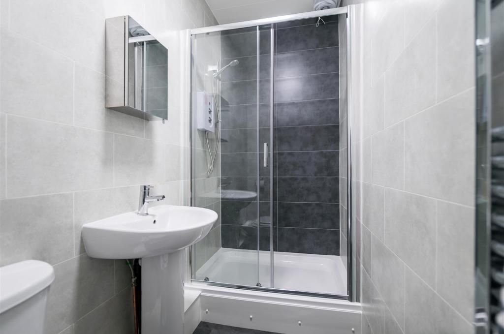  The Village Street, Burley, Leeds