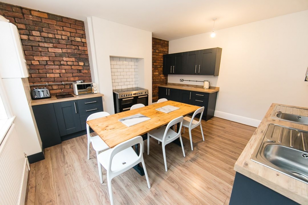  Kirkstall Lane, Headingley, Leeds