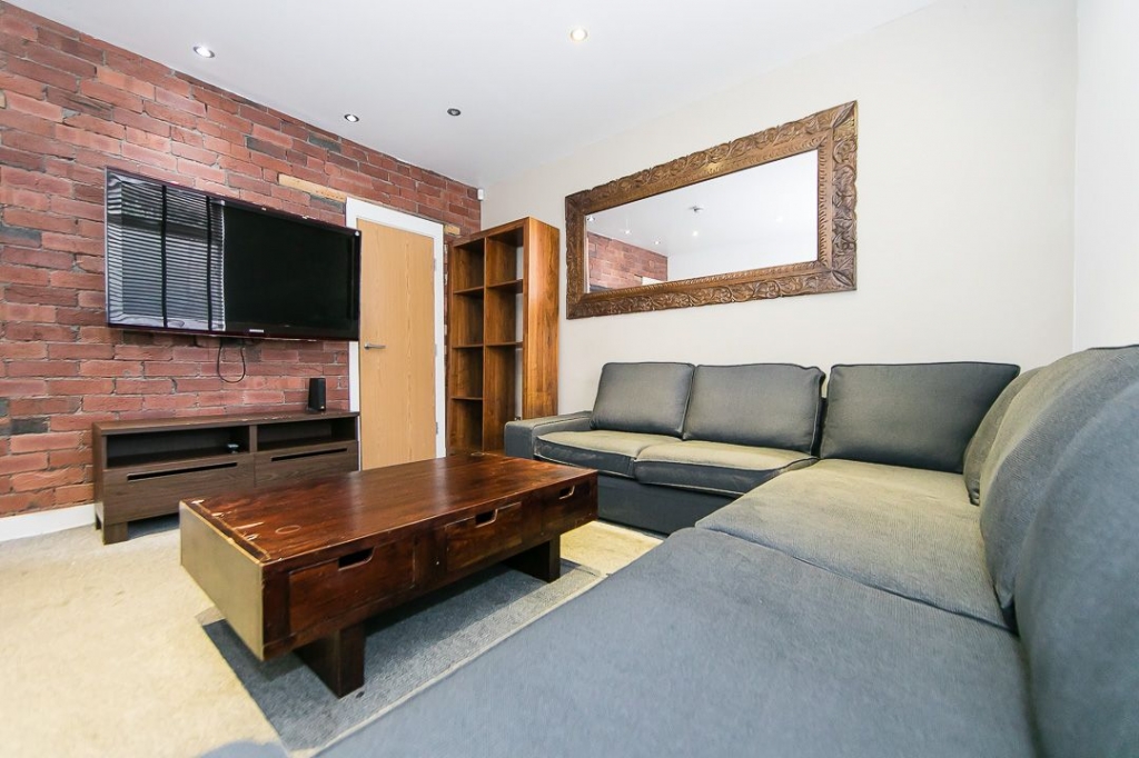  Burchett Grove, Woodhouse, Leeds