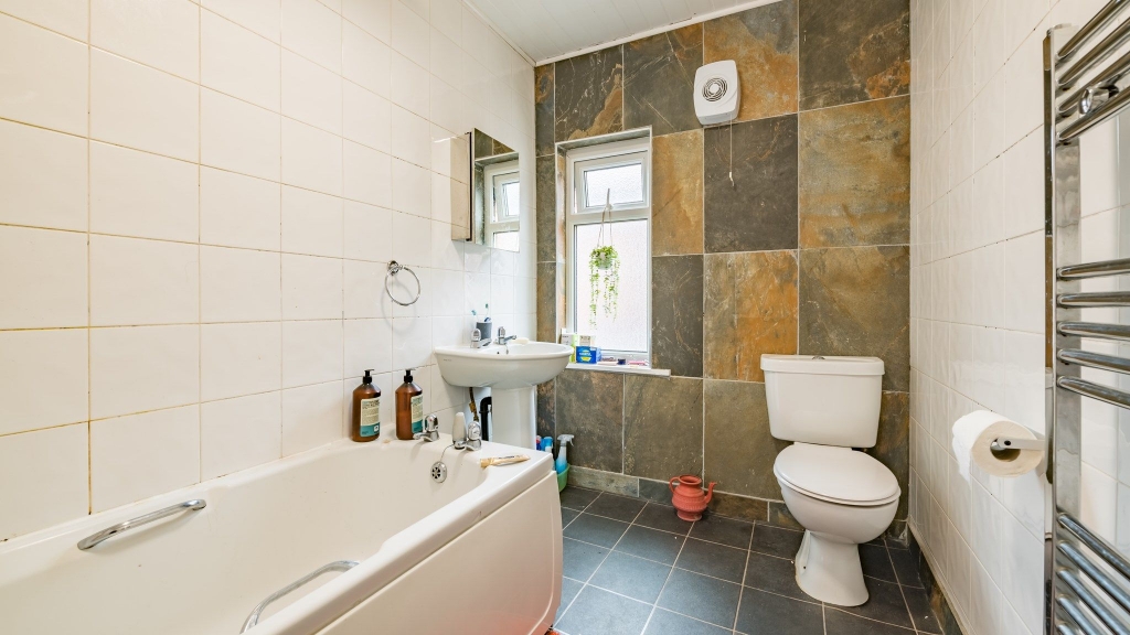 Mayville Avenue, Leeds