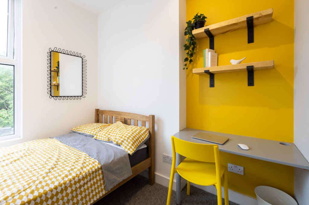  Norwood Grove,, Hyde Park, Leeds