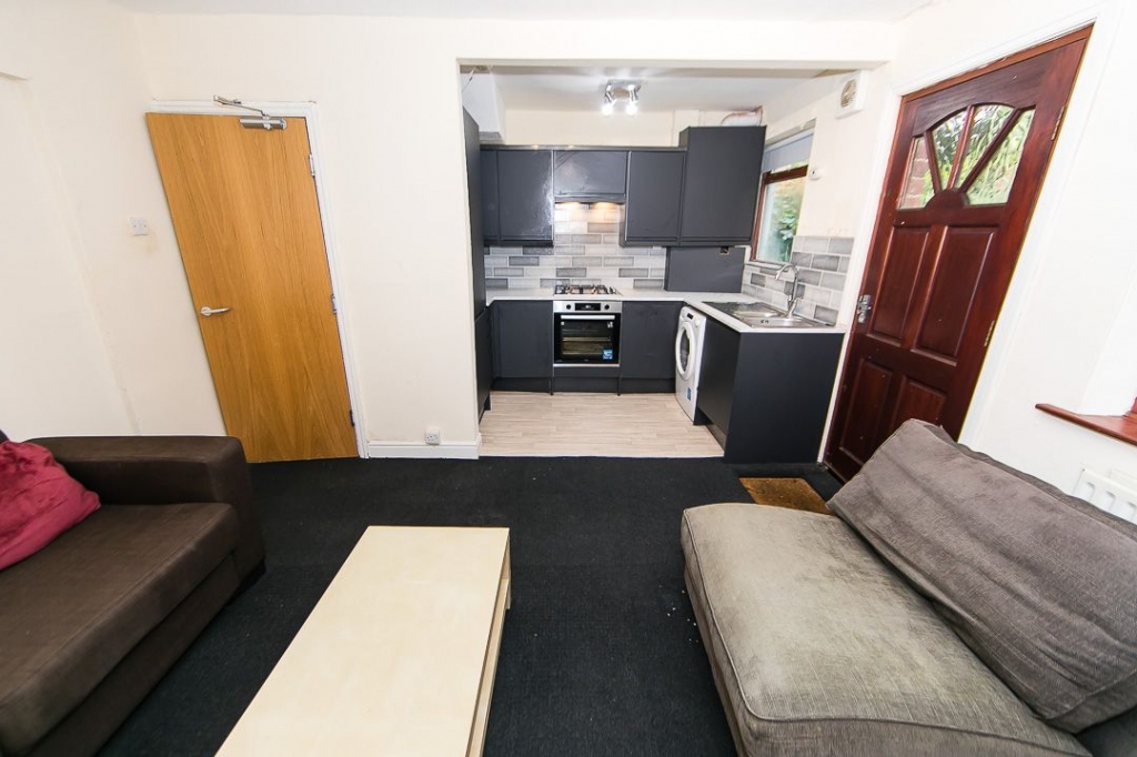  Kelso Gardens, Hyde Park, Leeds