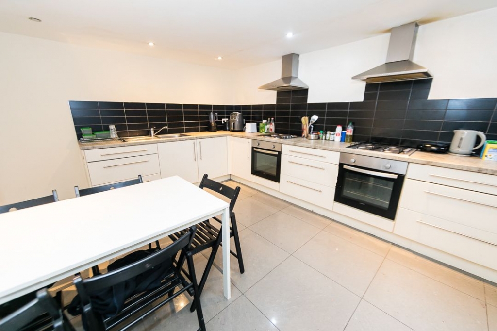  Manor Drive, Leeds, West Yorkshire, LS6 1DE, United Kingdom (Hyde Park)