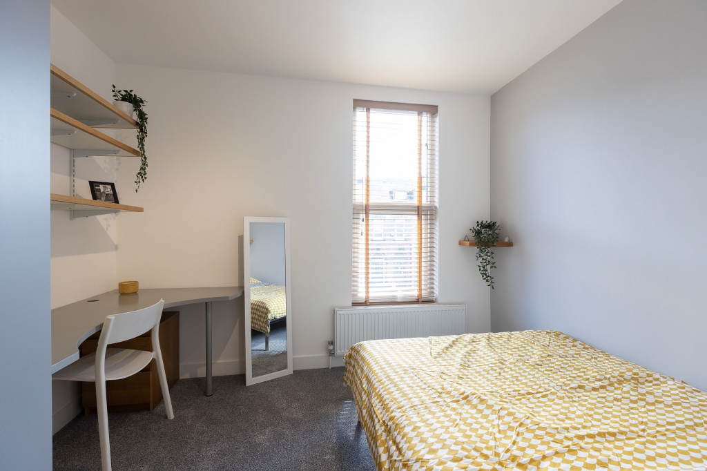  Royal Park View, Hyde Park, Leeds