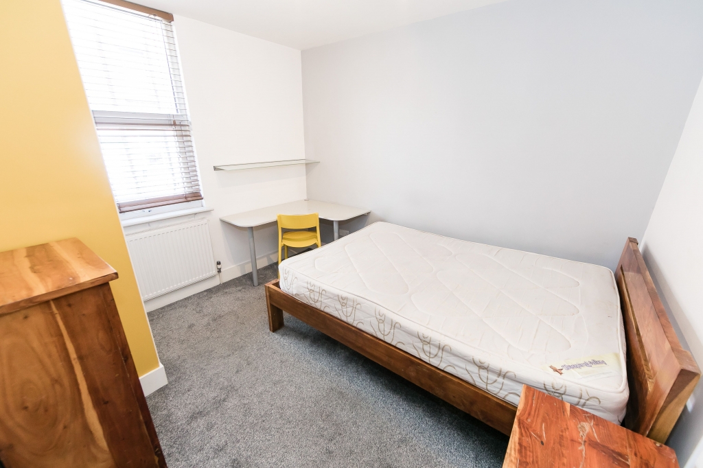  Clarkson View, Hyde Park, Leeds