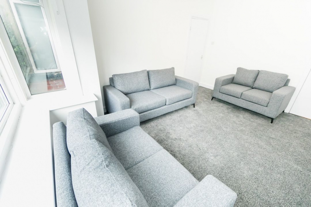  Winston Gardens, Headingley, Leeds