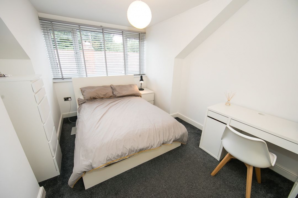  Winston Gardens, Headingley, Leeds