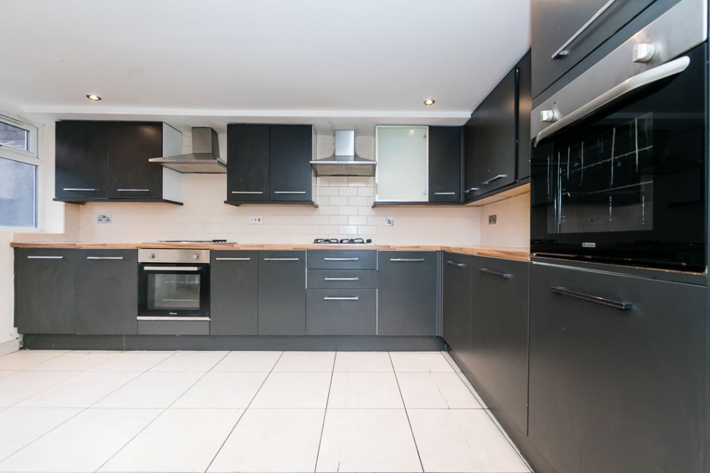  Manor Drive, Leeds, West Yorkshire, LS6 1DE, United Kingdom (Hyde Park)