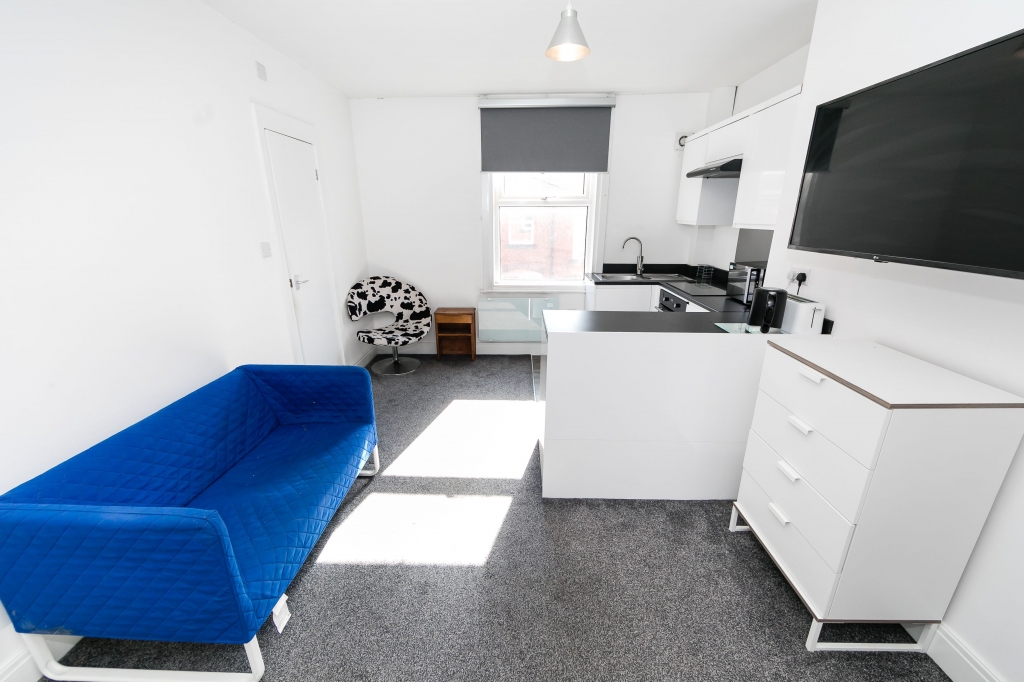 Flat 3, 50 Headingley Avenue, Headingley, Leeds