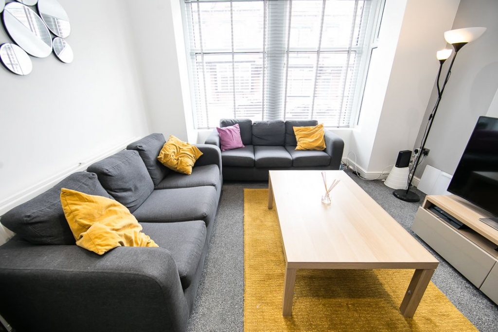  Winston Gardens, Headingley, Leeds