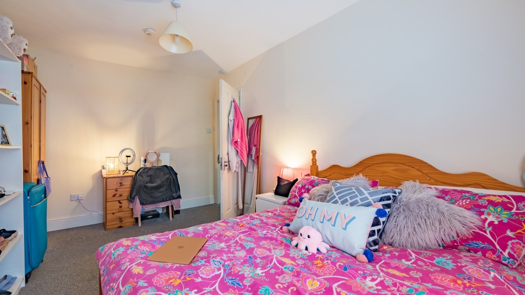  Mayville Avenue, Leeds