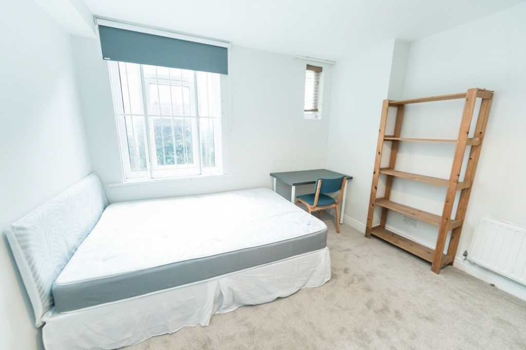 A Delph Lane, Woodhouse, Leeds