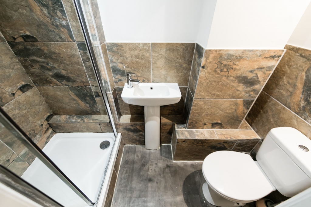 Basement Flat, 44 Headingley Avenue, Headingley, Leeds