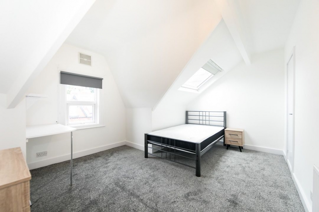  Winston Gardens, Headingley, Leeds