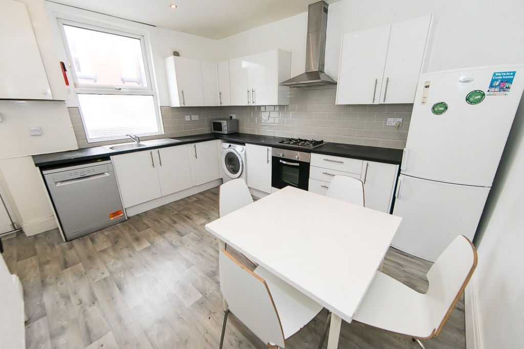  Kelsall Place, Hyde Park, Leeds, West Yorkshire, LS6 1RA, United Kingdom (Hyde Park)