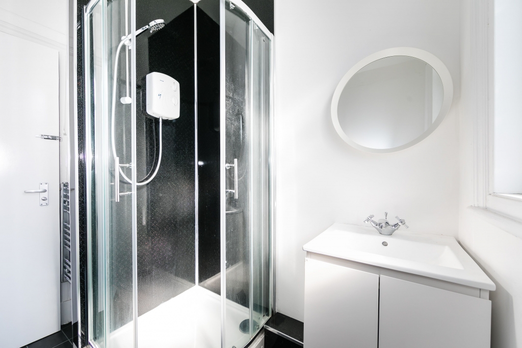 Flat 3, 50 Headingley Avenue, Headingley, Leeds