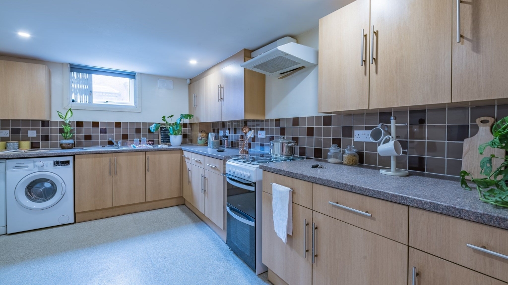  Burchett Place, Leeds, LS6 2LN, United Kingdom (Woodhouse)