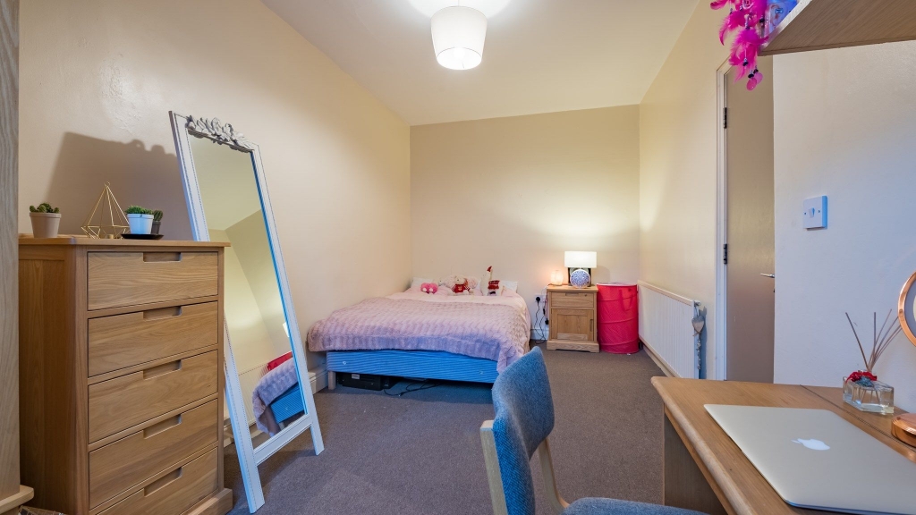  Burchett Place, Leeds