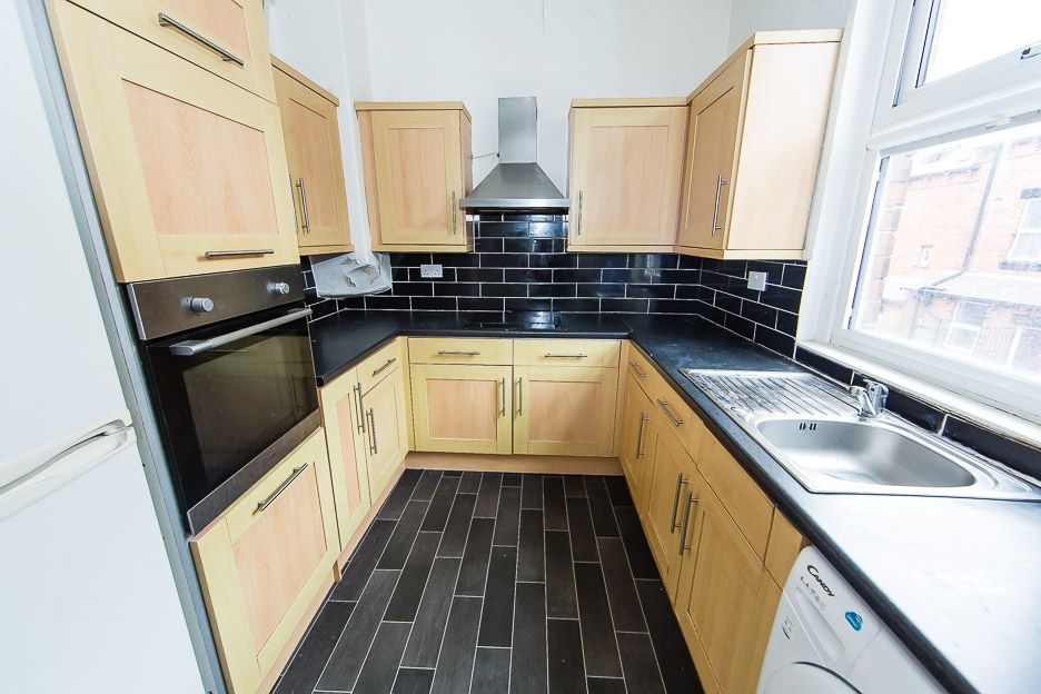  Hartley Grove, Woodhouse, Leeds