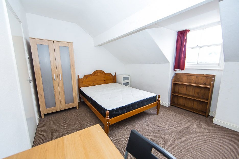  Hartley Grove, Woodhouse, Leeds