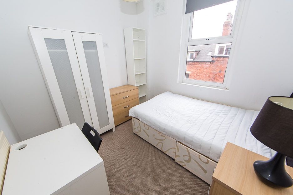  Hartley Grove, Woodhouse, Leeds