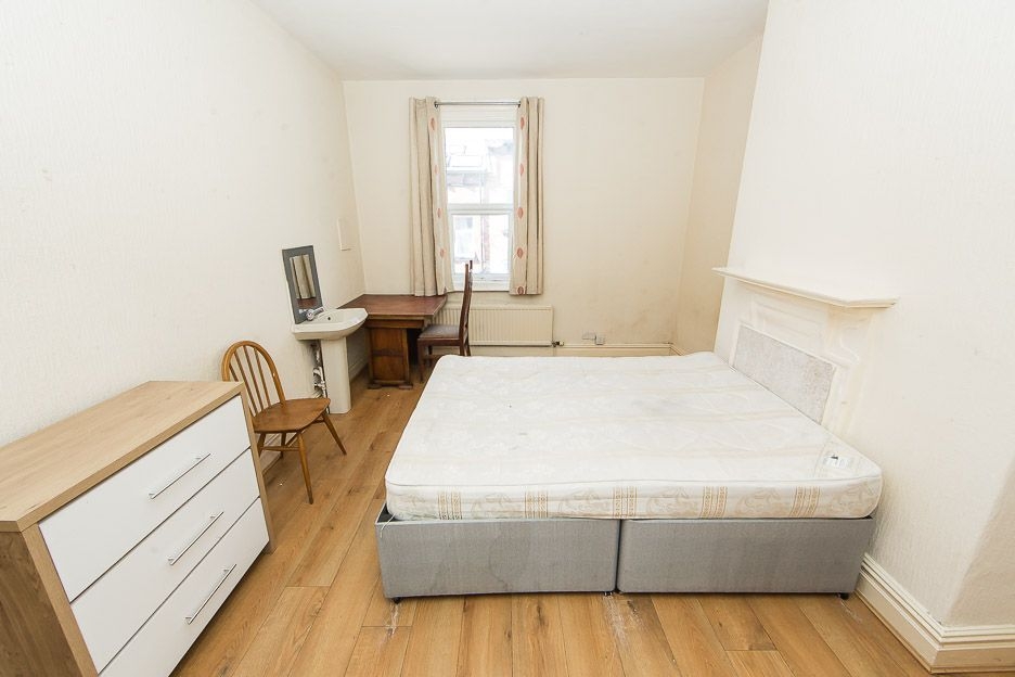  Claremont Villas, Hyde Park, Leeds