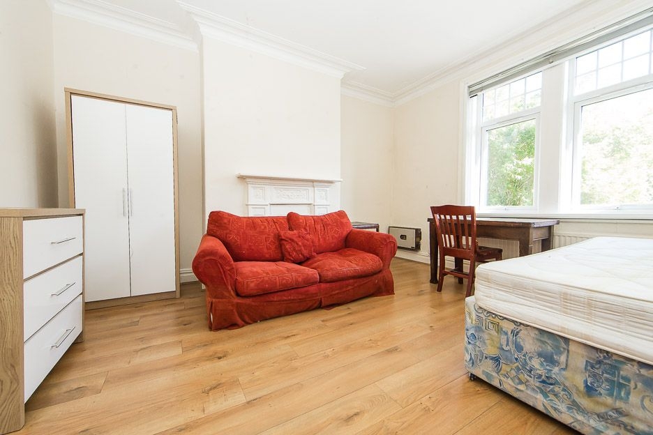  Claremont Villas, Hyde Park, Leeds