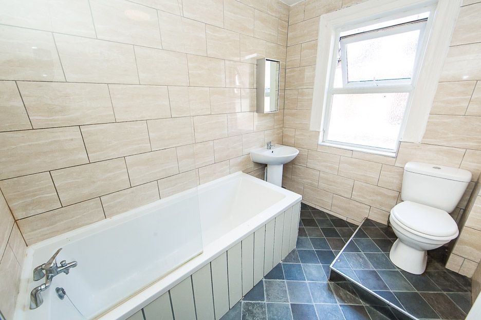  Claremont Villas, Hyde Park, Leeds