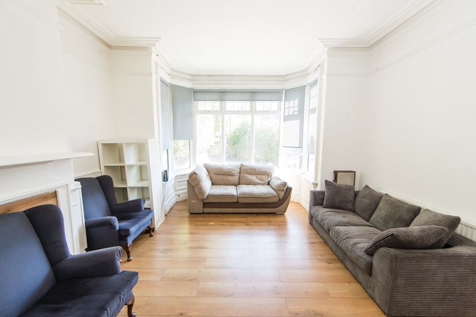  Claremont Villas, Hyde Park, Leeds