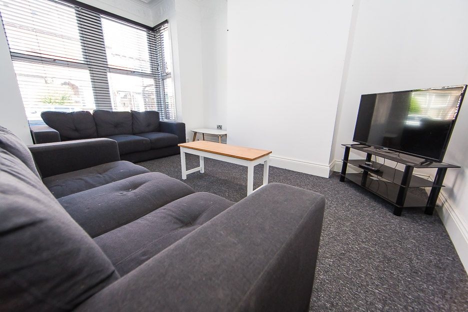  Burchett Grove, Woodhouse, Leeds