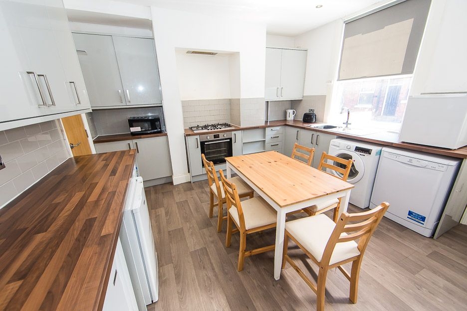  Burchett Grove, Woodhouse, Leeds