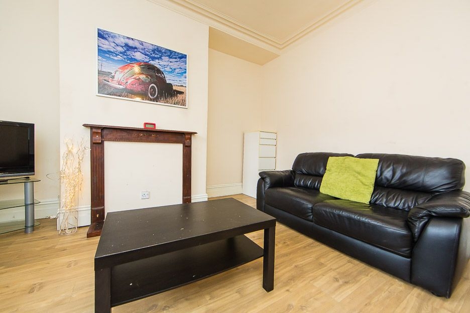  Queens Road, Hyde Park, Leeds