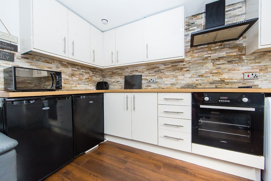 3 Bedroom B Headingley Mount, Headingley, Leeds, LS6 3EL Property to let £148 per week