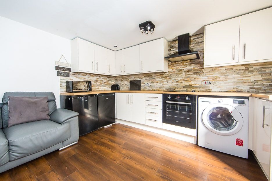 3 Bedroom B Headingley Mount, Headingley, Leeds, LS6 3EL Property to let £148 per week