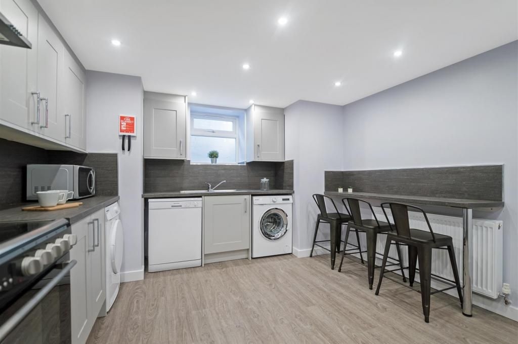  The Village Street (4 Bed), 11 The Village Street, Burley, Leeds, West Yorkshire, LS4 2PR, United Kingdom (Burley)