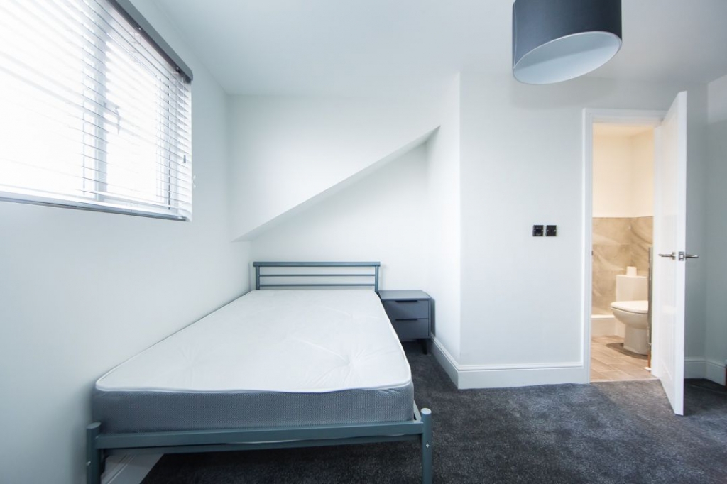  Burchett Terrace, Woodhouse, Leeds
