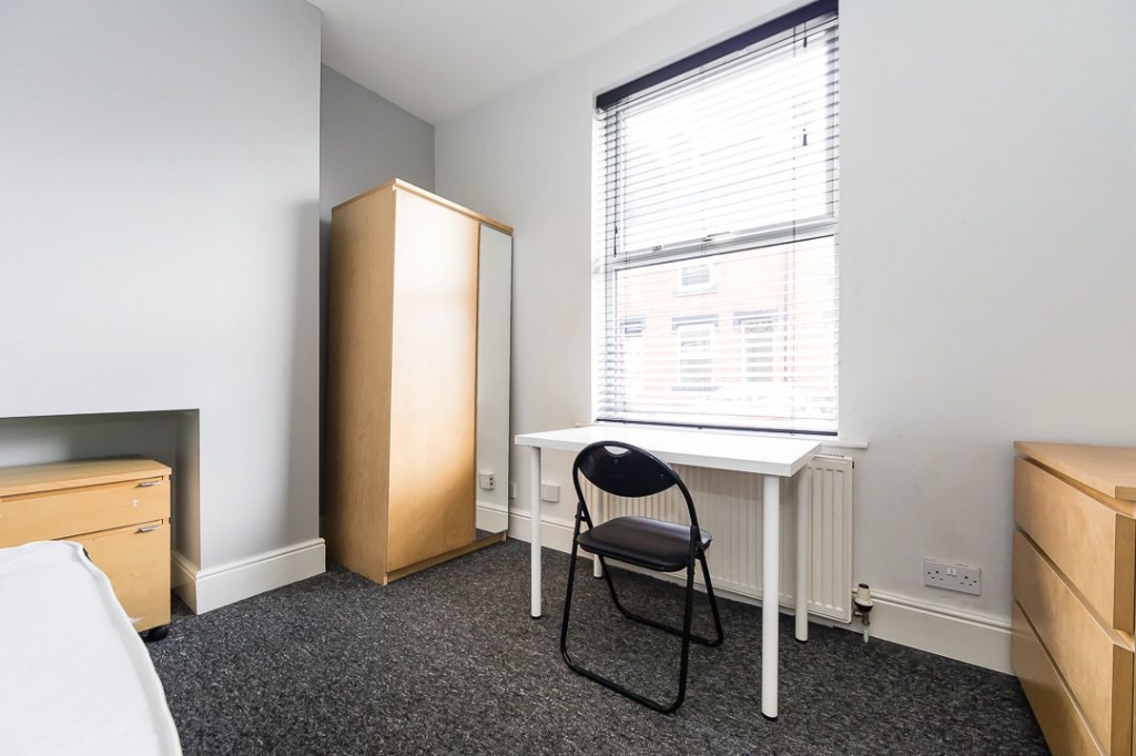  Welton Place, Hyde Park, Leeds