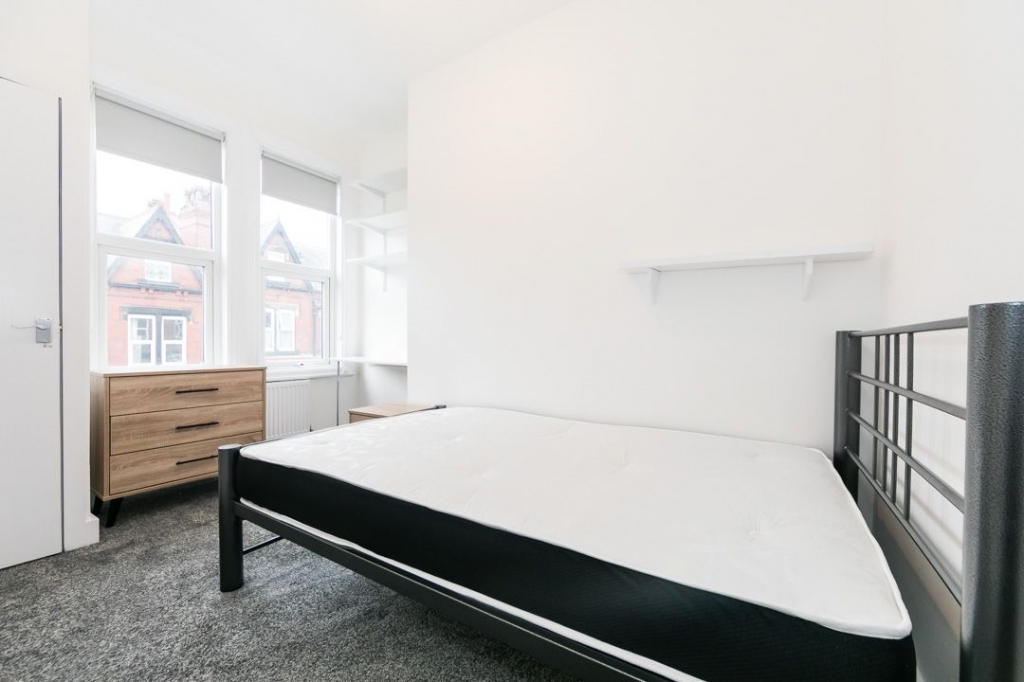  Winston Gardens, Headingley, Leeds