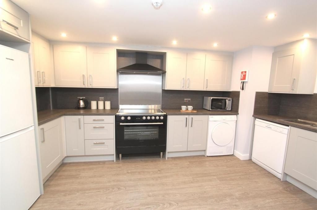  The Village Street, Burley, Leeds