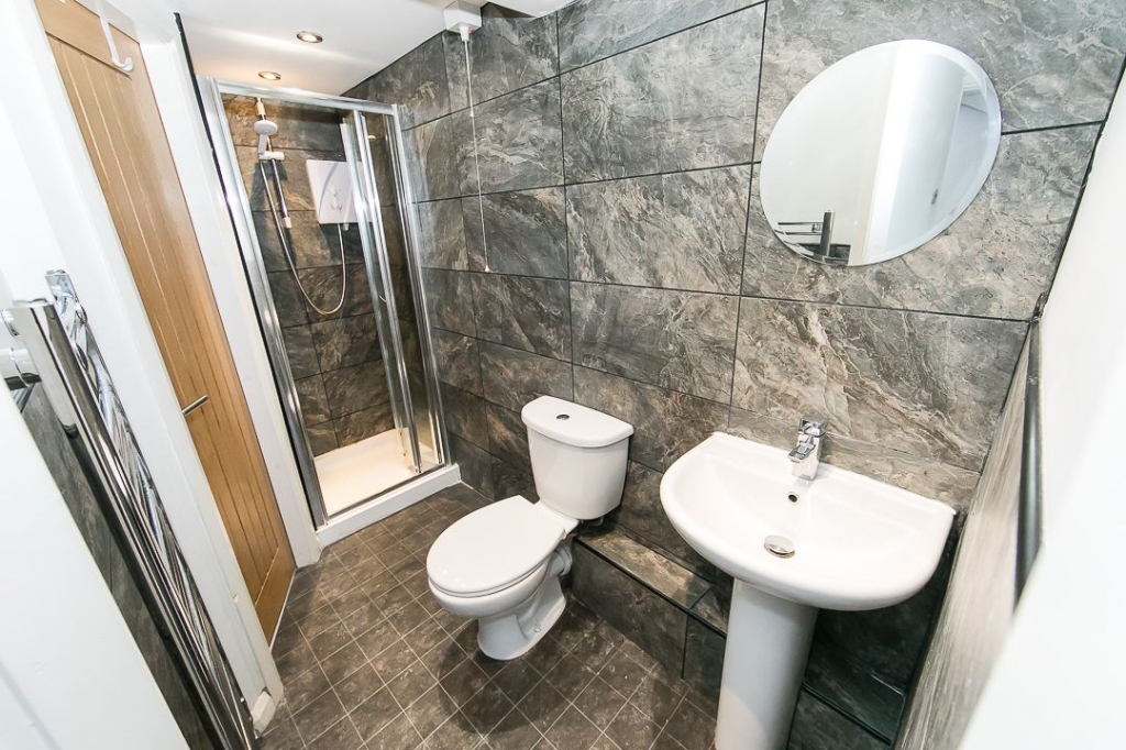  School View, Hyde Park, Leeds